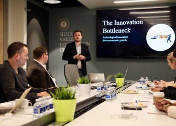 A Competitive Edge for Corporations: The Lean Startup Method and Innovation